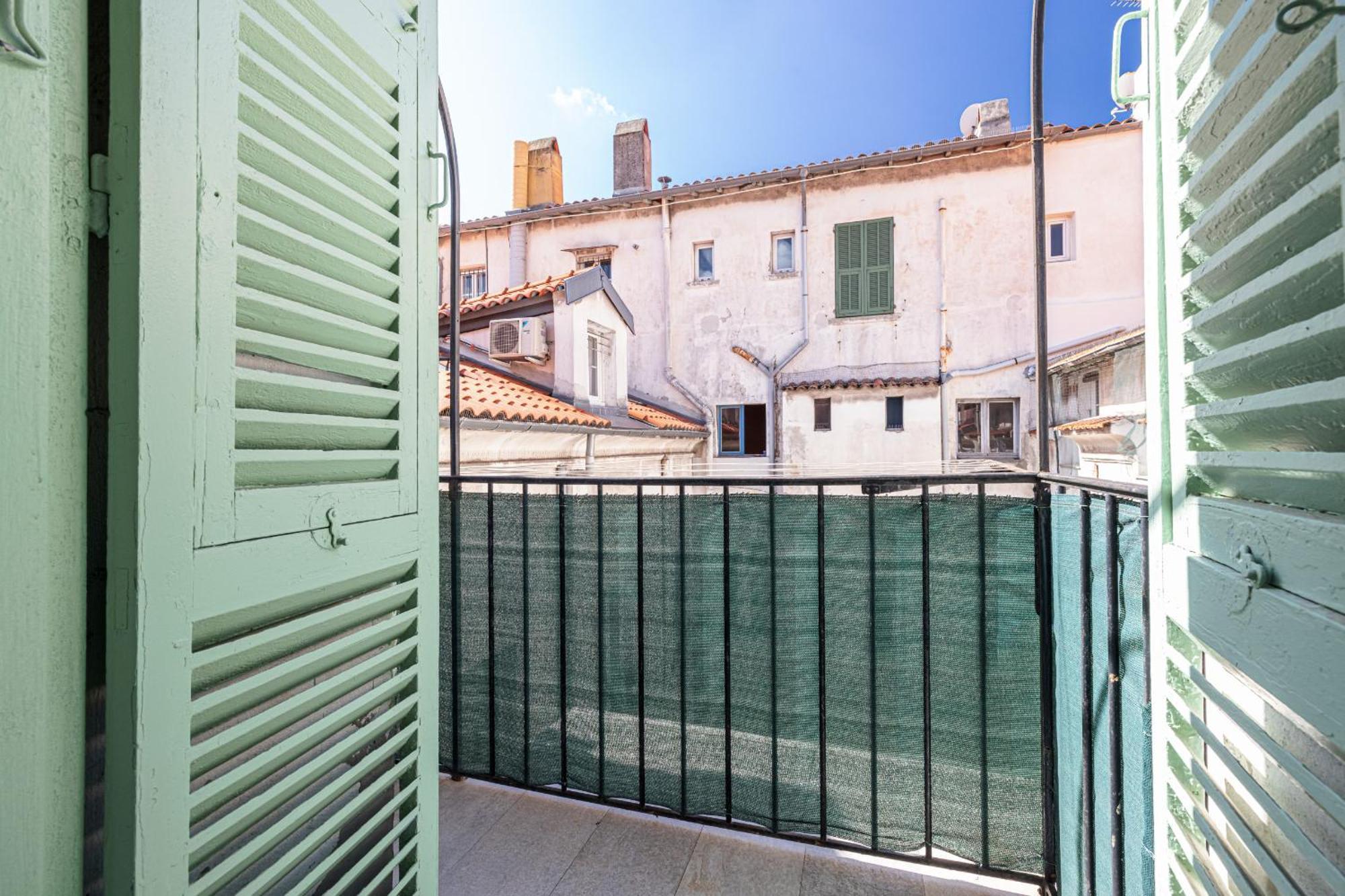Large & Quiet 1 Bdr At Port Appartement
