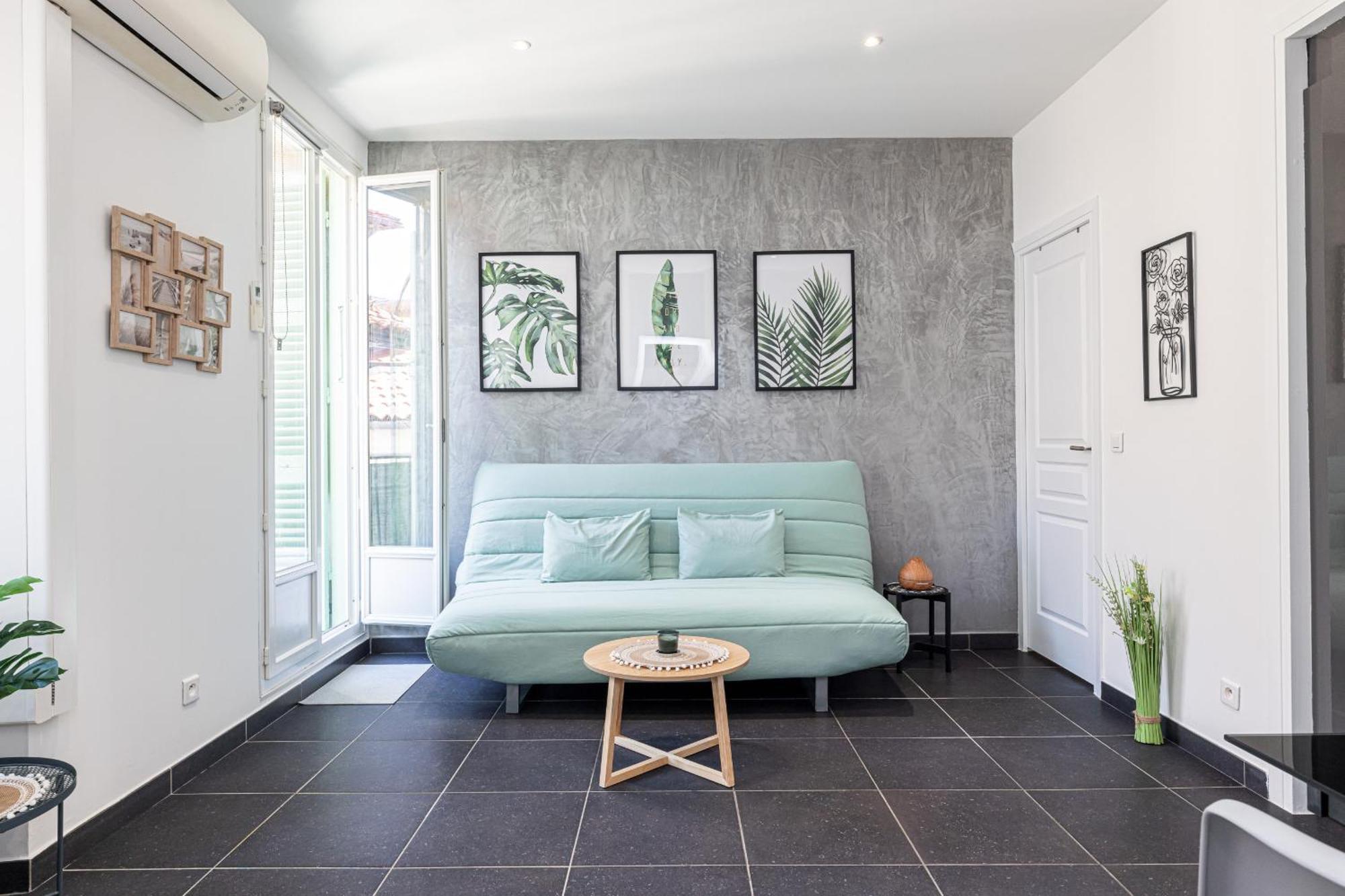 Large & Quiet 1 Bdr At Port Nice