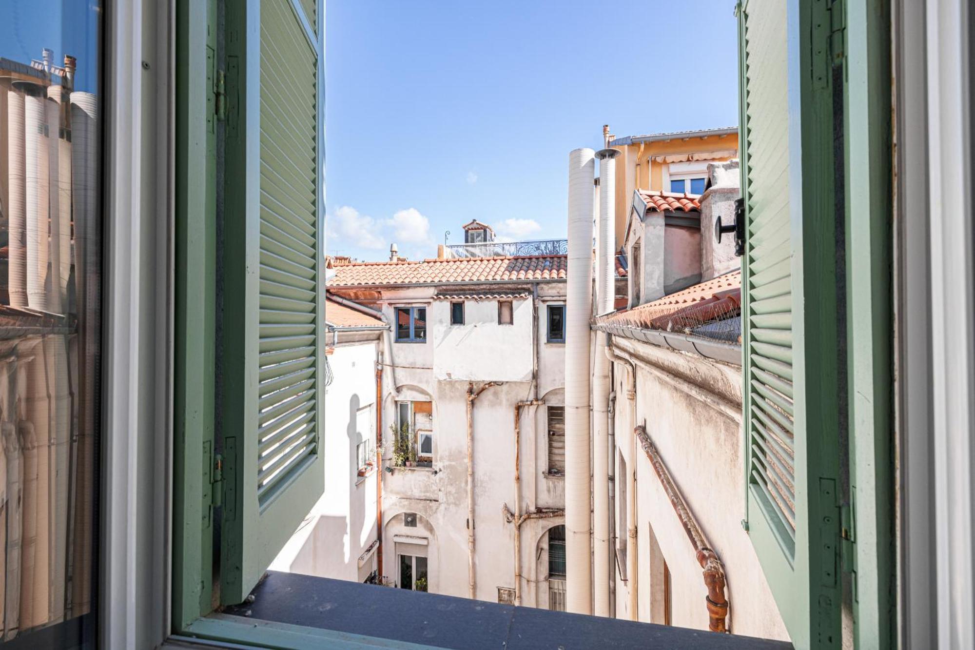Large & Quiet 1 Bdr At Port Appartement