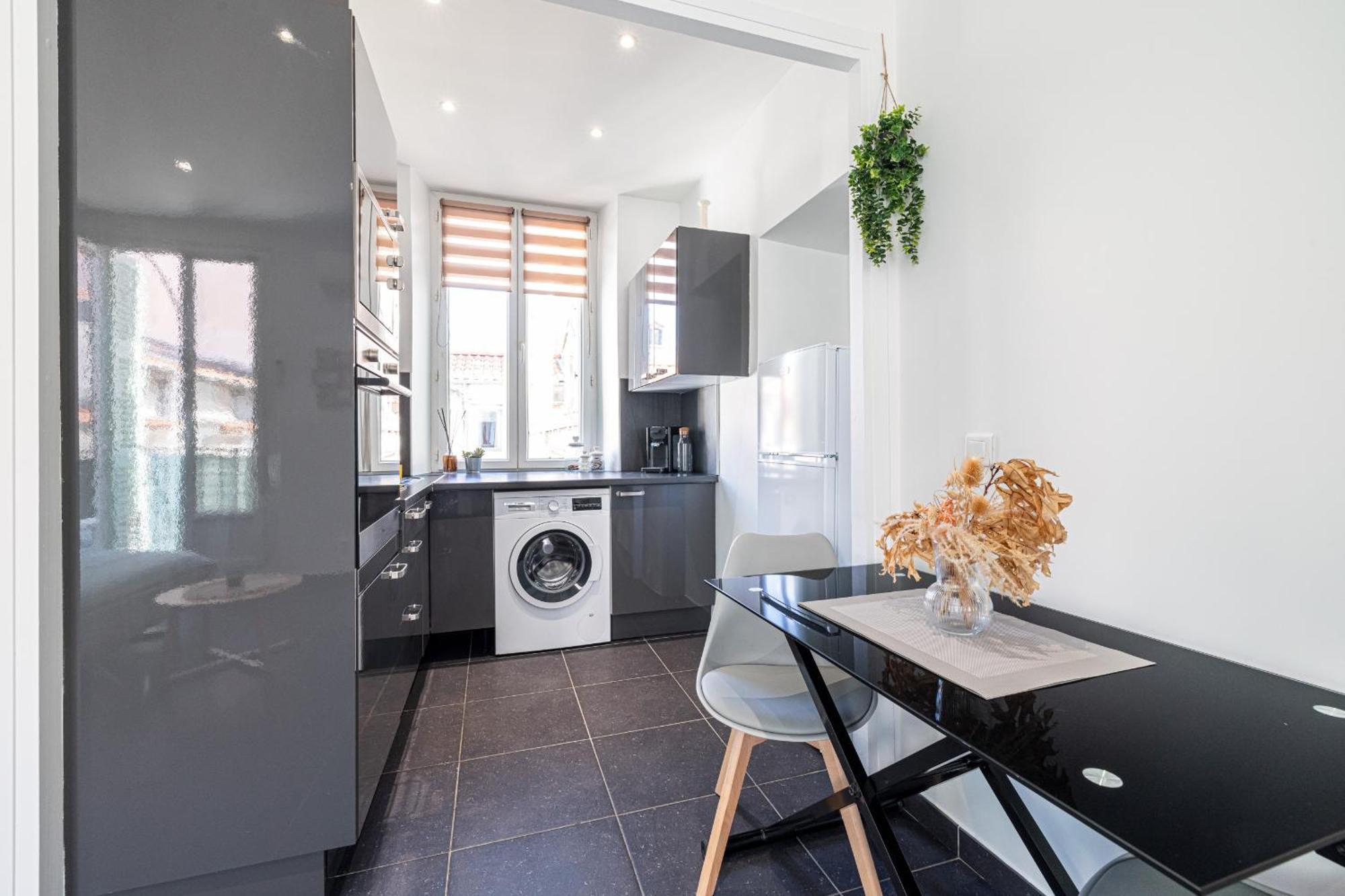 Apartment Large & Quiet 1 Bdr At Port