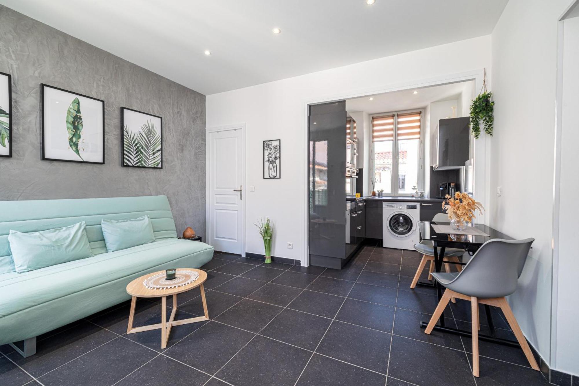 Large & Quiet 1 Bdr At Port *